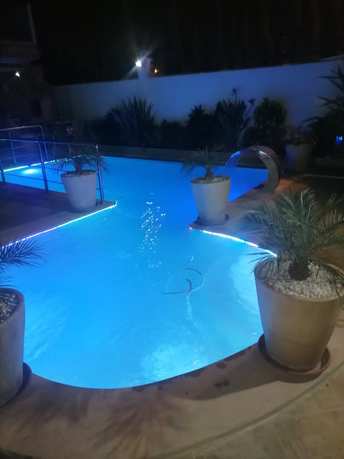 Piscine extérieure Sanitaire Maroc